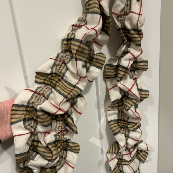 Soft Winter Scarf ❄️ - Picture 3 of 6